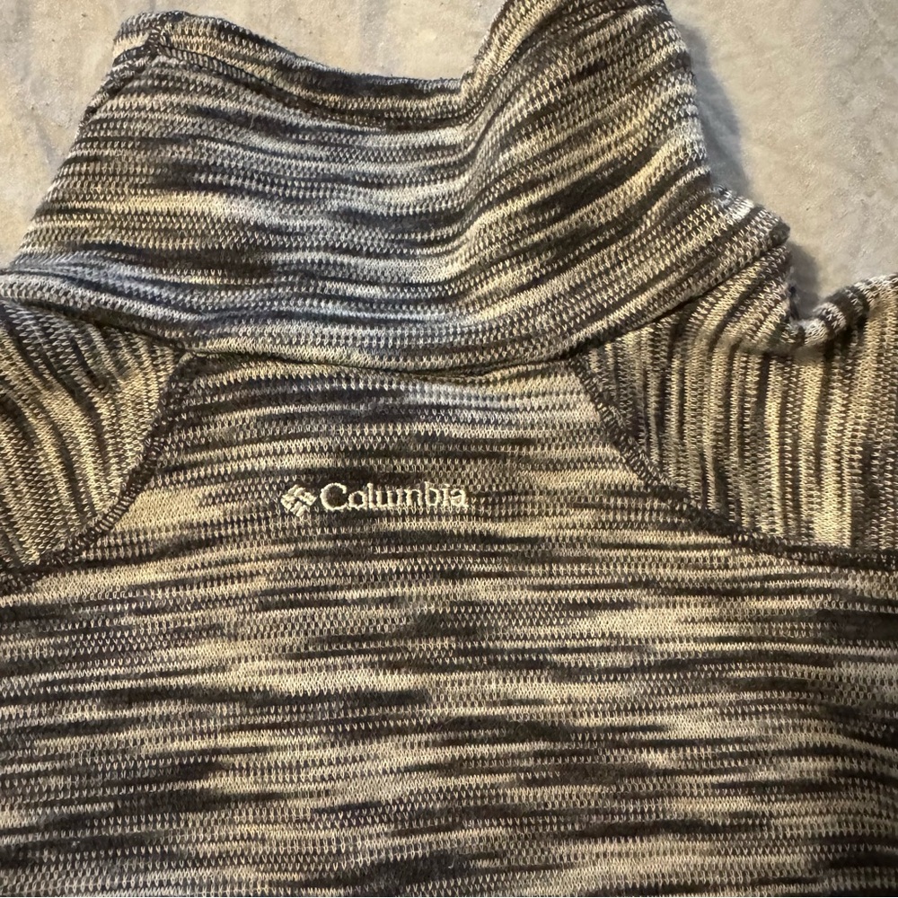 Columbia Half Zip Black And Gray Striped Active Wear Pullover Women's Medium - Picture 7 of 7